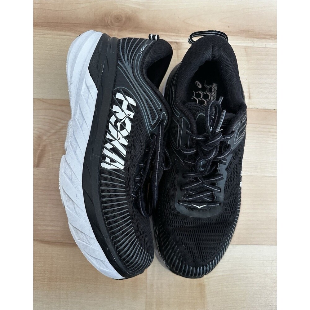 HOKA ONE ONE Bondi 7 Womens Black/White Running Sneaker Wide Size 7.5D
